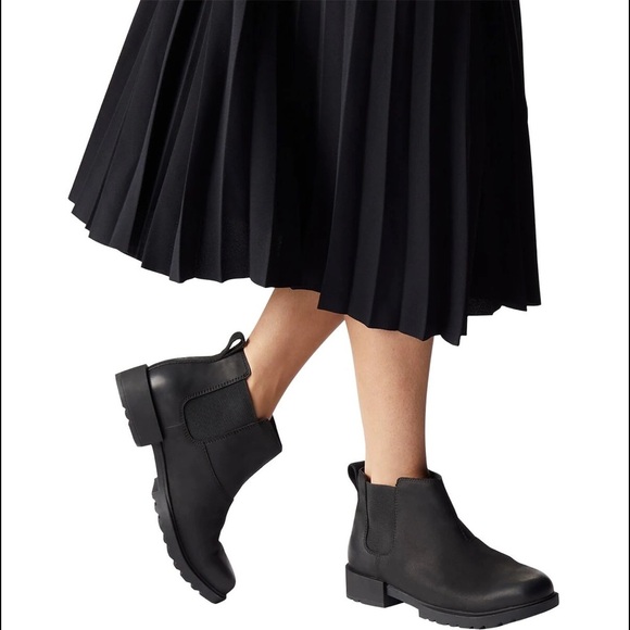 Sorel Emilie chelsea waterproof leather black boots 8 NWT - Picture 1 of 7